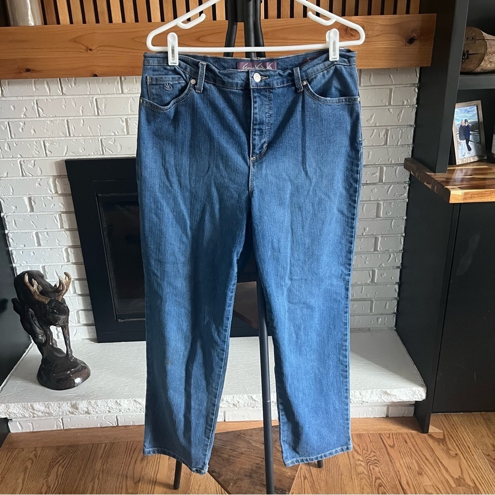 Gloria Vanderbilt Indigo Jeans with Silver Button
